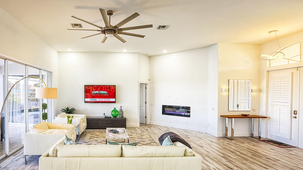 Photo of Livingroom in Eight Lakes