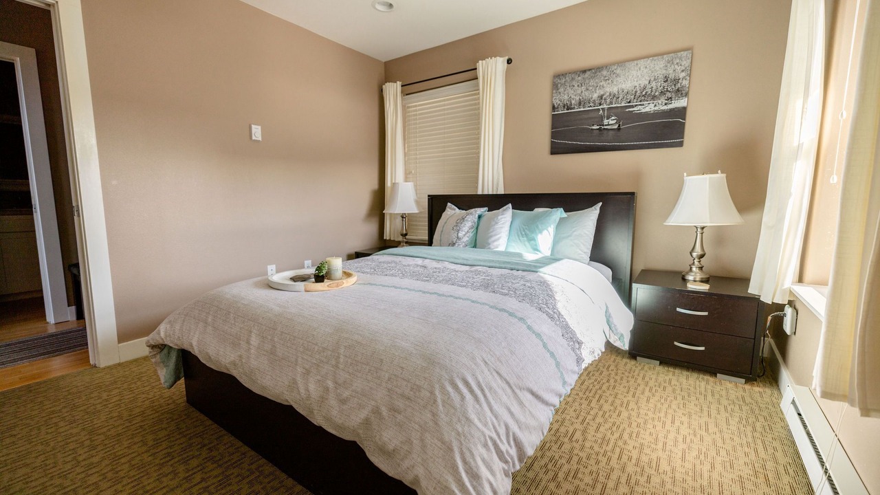 Photo of Bedroom in Sitka