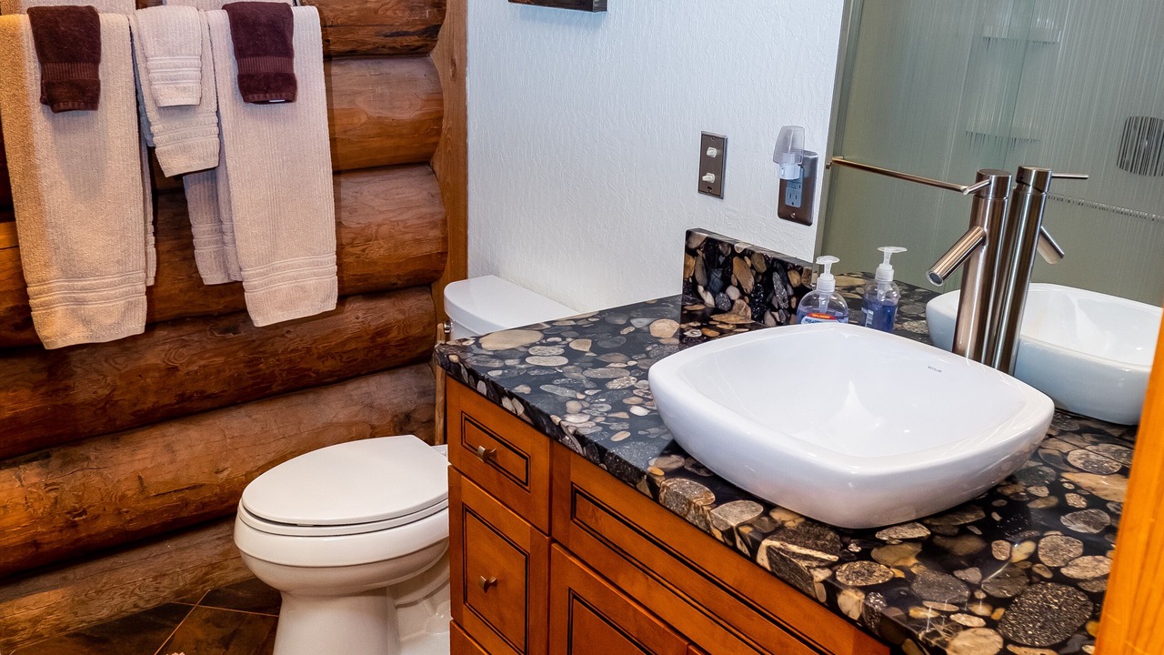 Photo of Bathroom in Alyeska