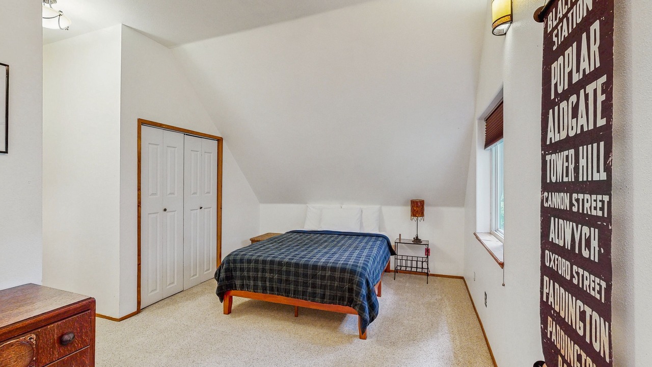 Photo of Bedroom in Girdwood