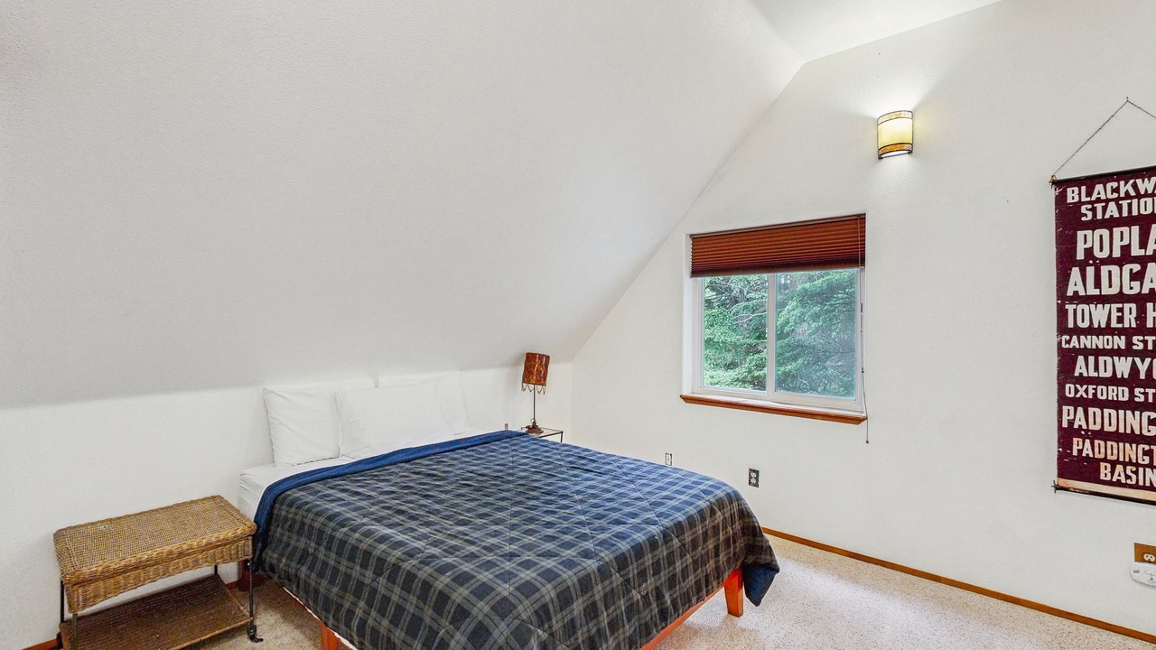 Photo of Bedroom in Girdwood