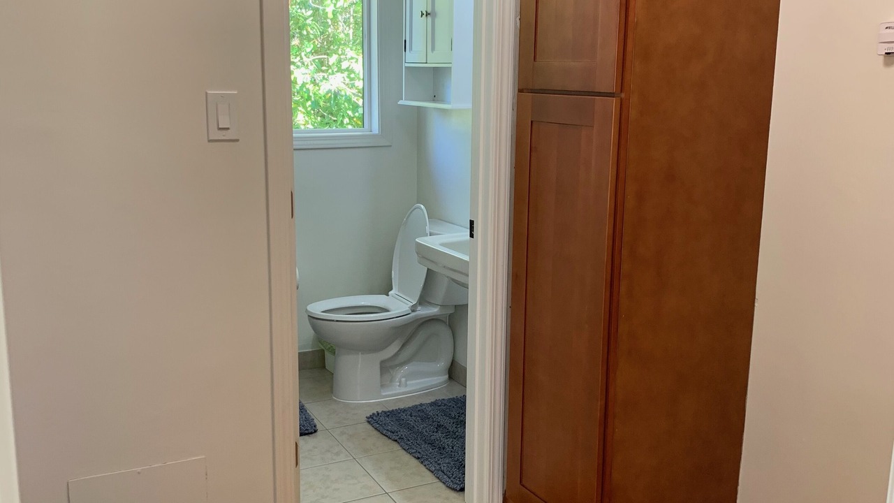 Photo of Bathroom in Linfield Oaks