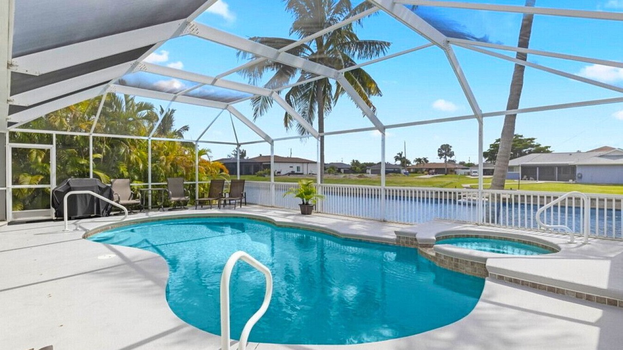 Photo of Outdoor in Pelican