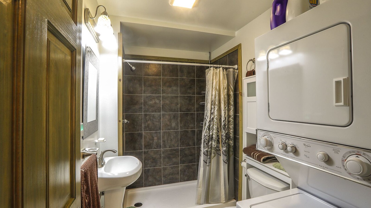 Photo of Bathroom in Deltana