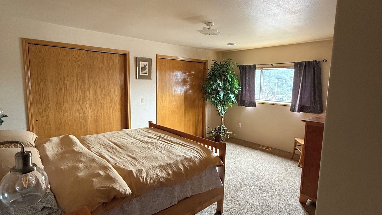 Photo of Bedroom in Kodiak
