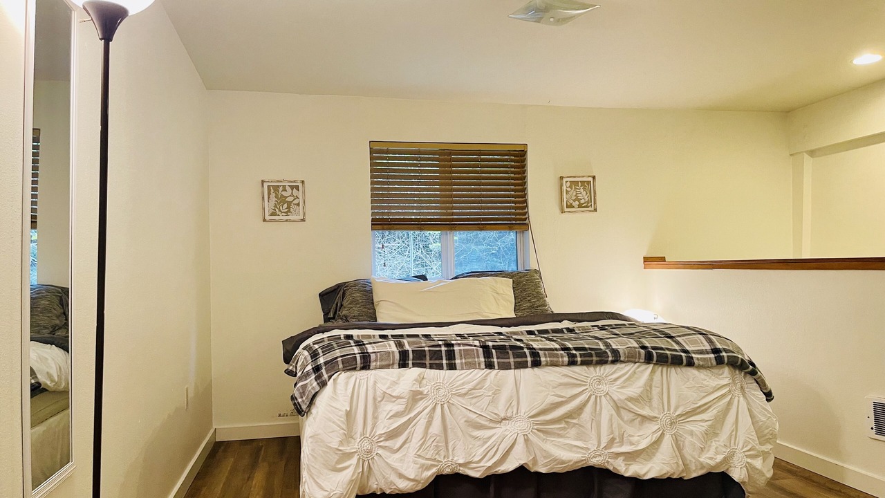 Photo of Bedroom in Ketchikan