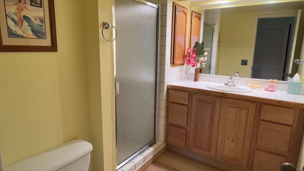 Photo of Bathroom in Maunaloa