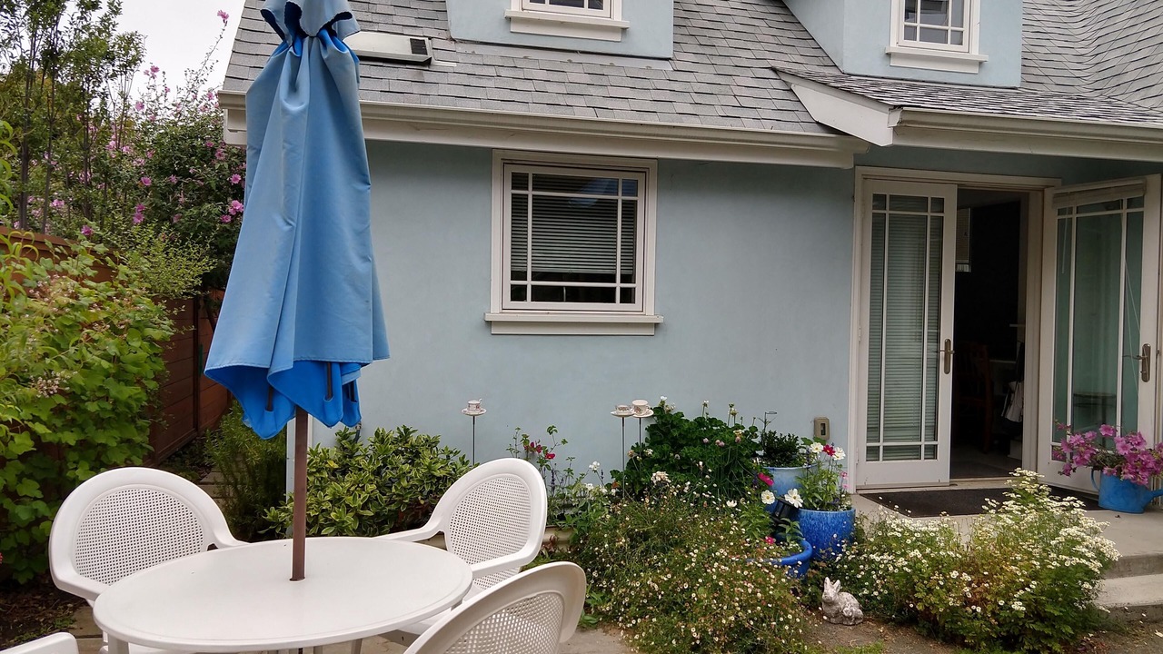 Photo of Outdoor in Elmwood