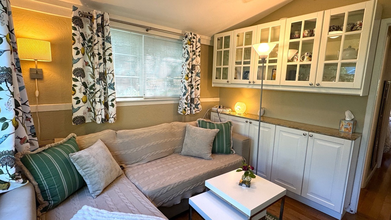 Photo of Livingroom in Country Club