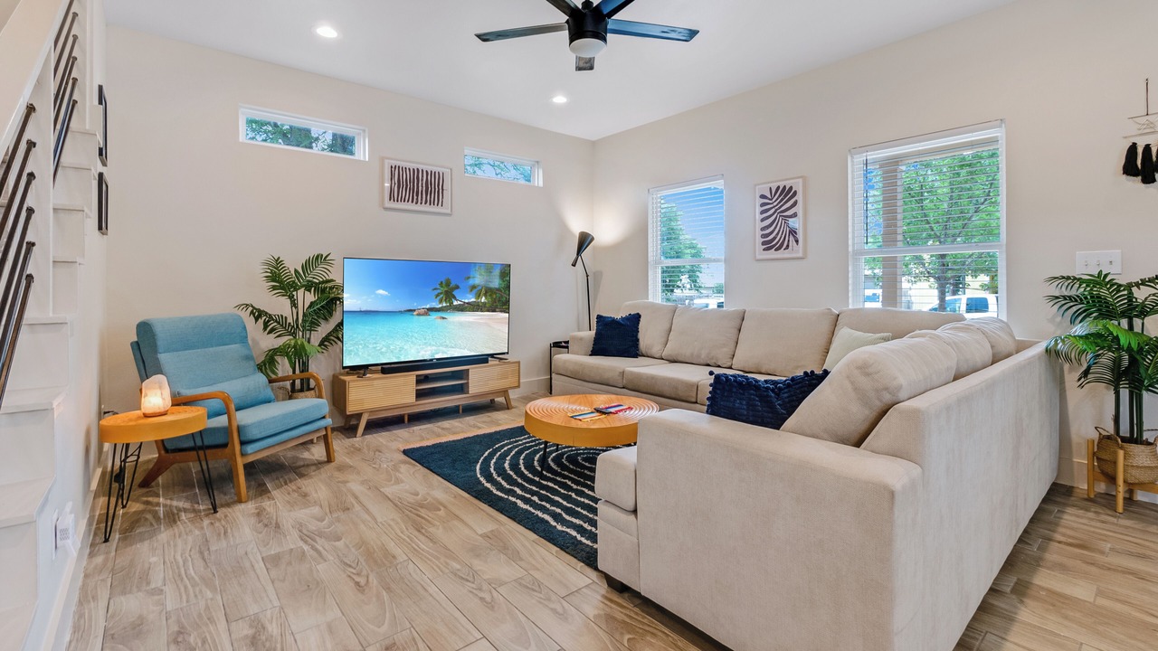 Photo of Livingroom in Government Hill