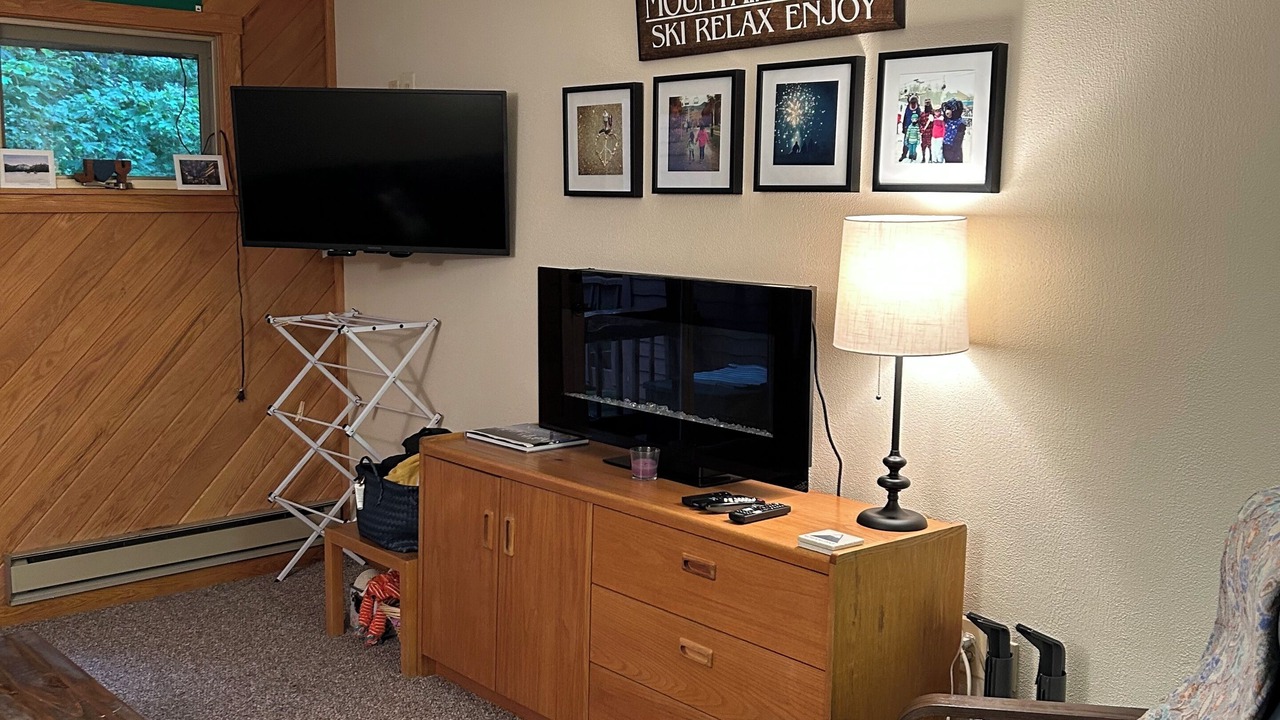 Photo of Livingroom in Carrabassett Valley