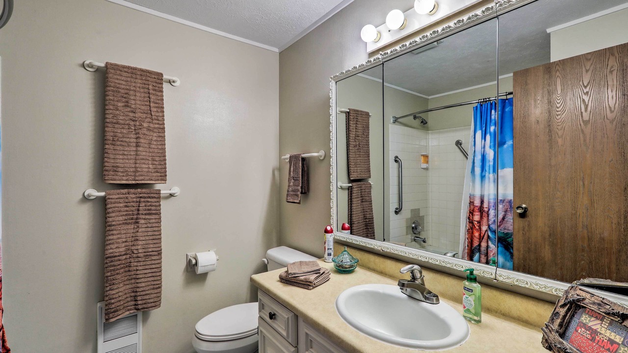 Photo of Bathroom in Page