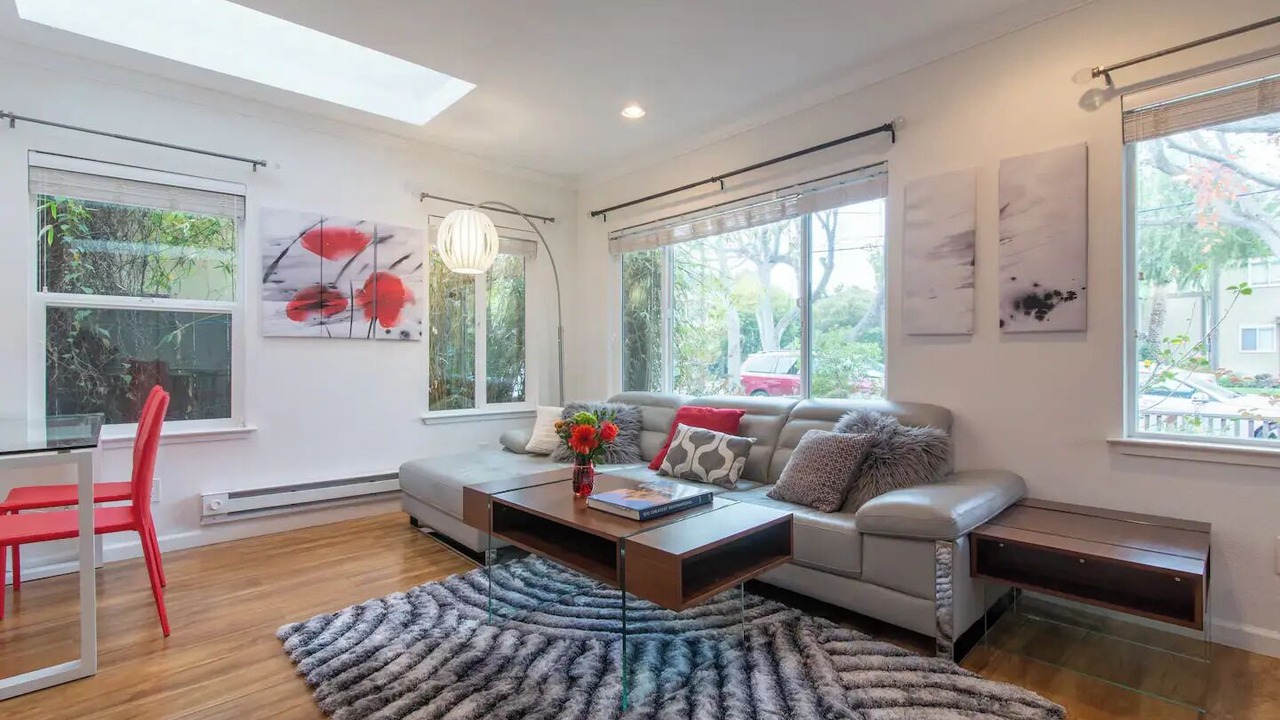 Photo of Livingroom in College Terrace