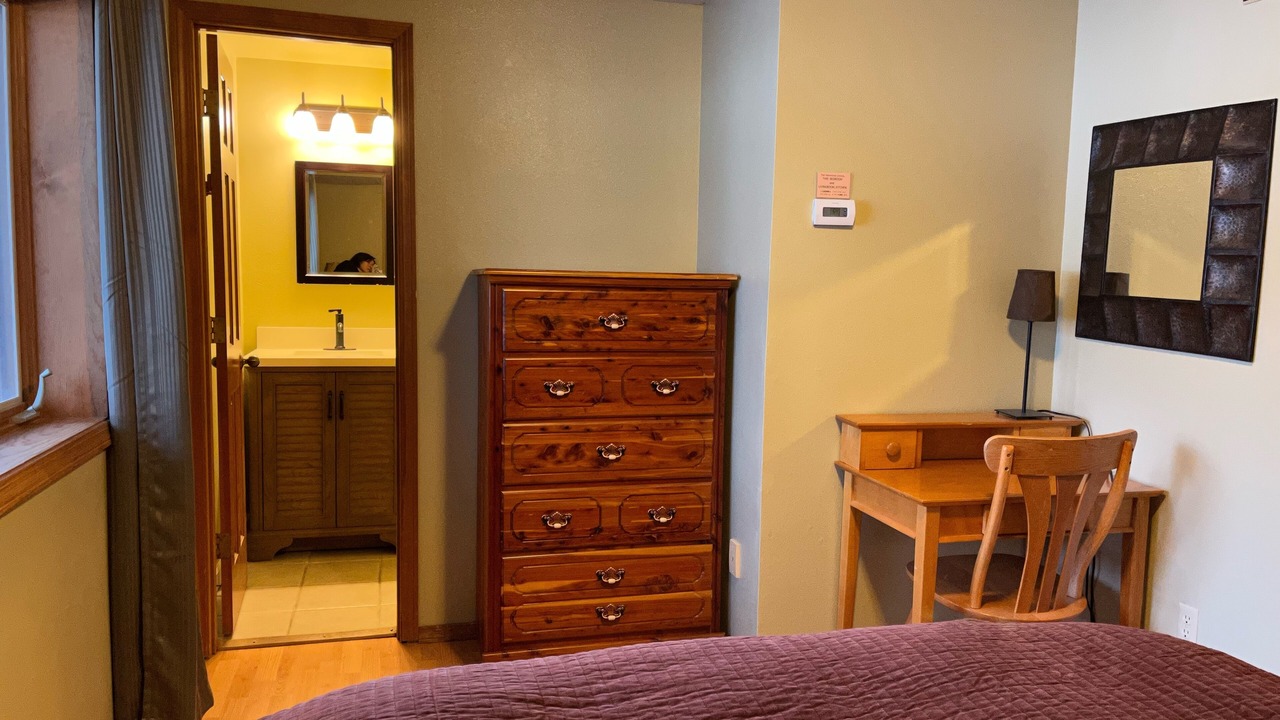 Photo of Bedroom in Alyeska