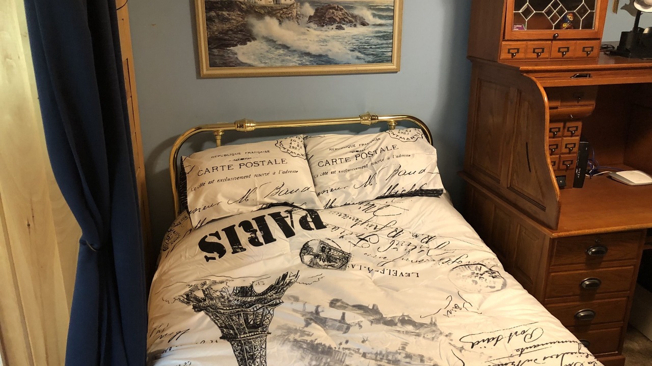 Photo of Bedroom in Oakland
