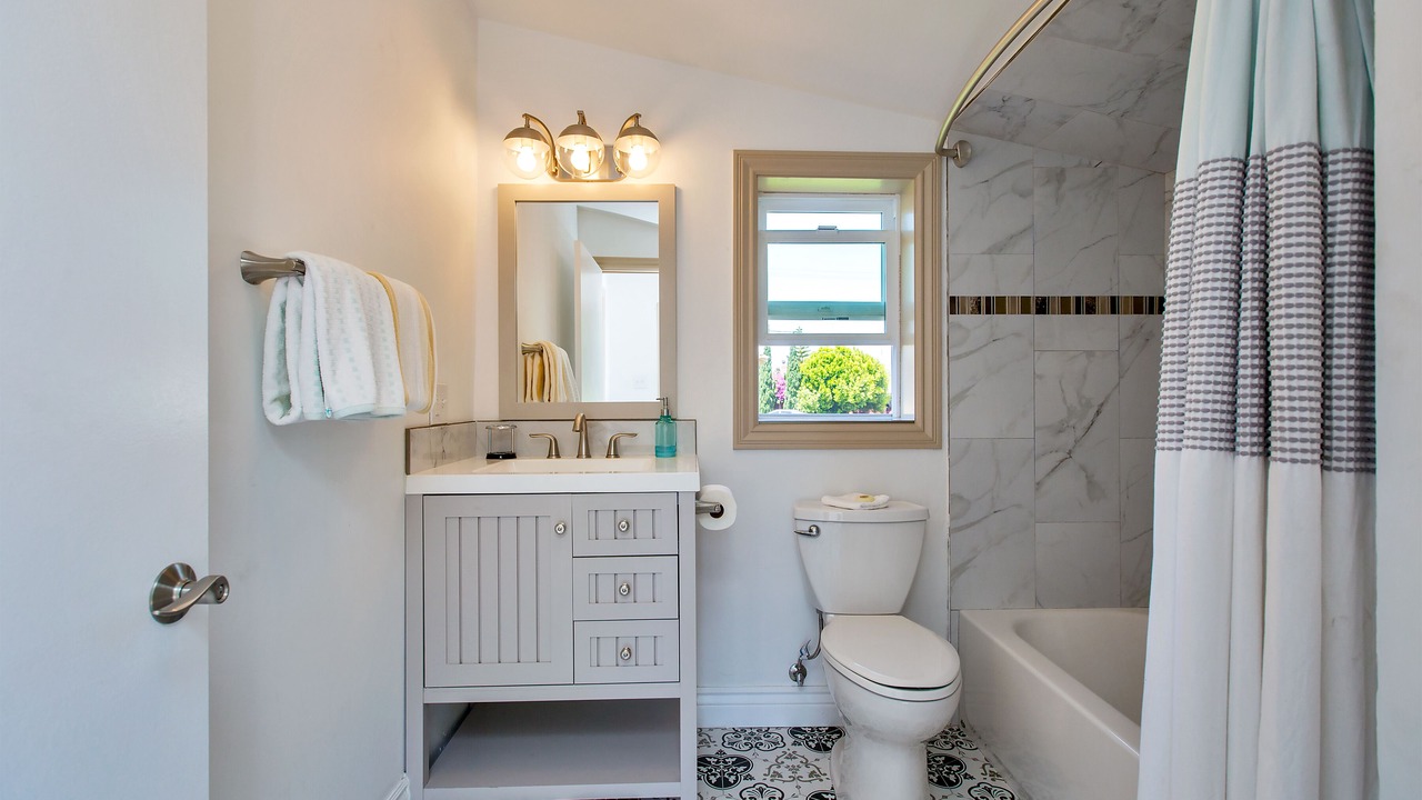 Photo of Bathroom in West Alameda