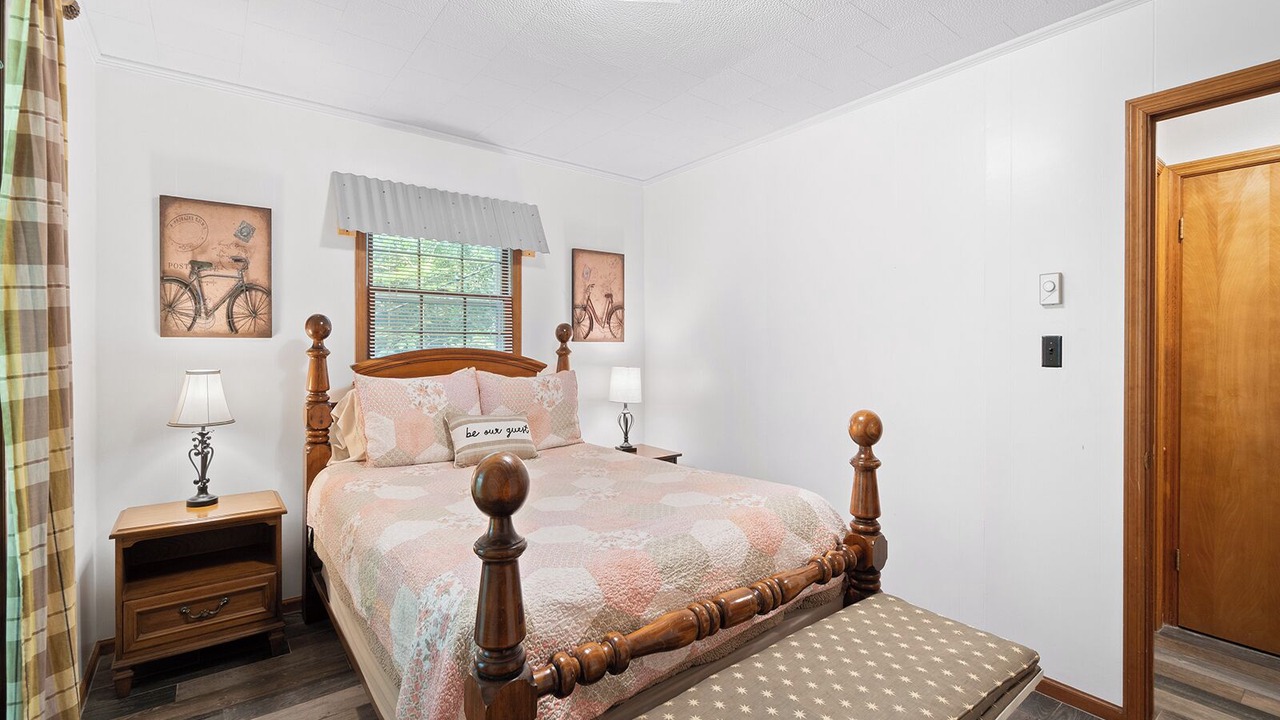 Photo of Bedroom in Newland