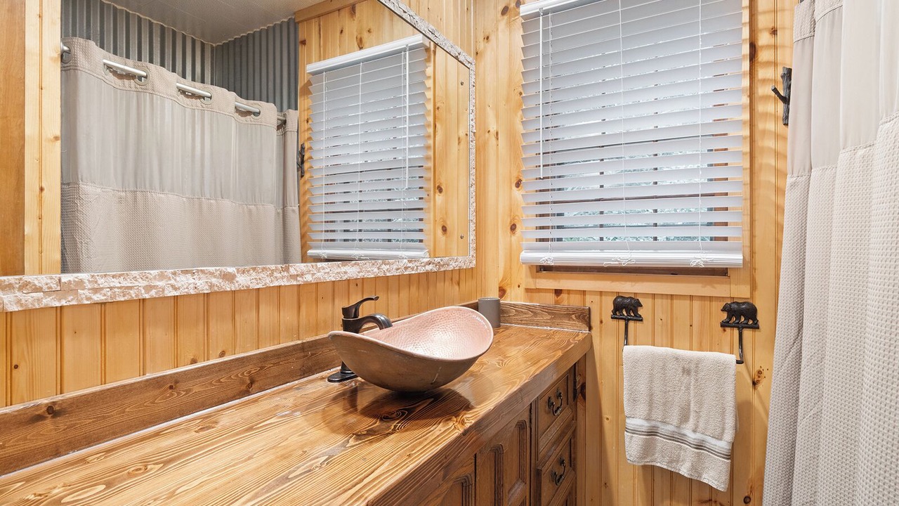 Photo of Bathroom in Newland