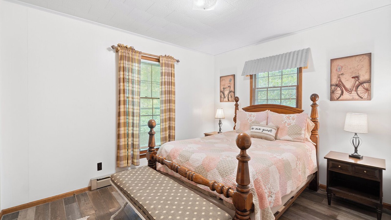 Photo of Bedroom in Newland