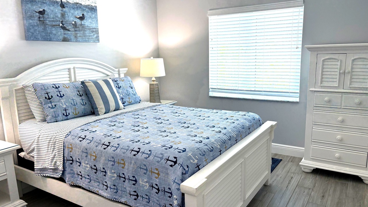 Photo of Bedroom in Mid Island