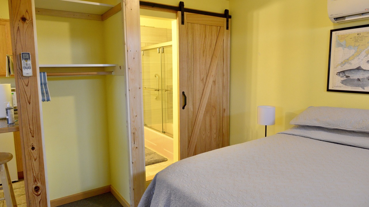 Photo of Bedroom in Kodiak