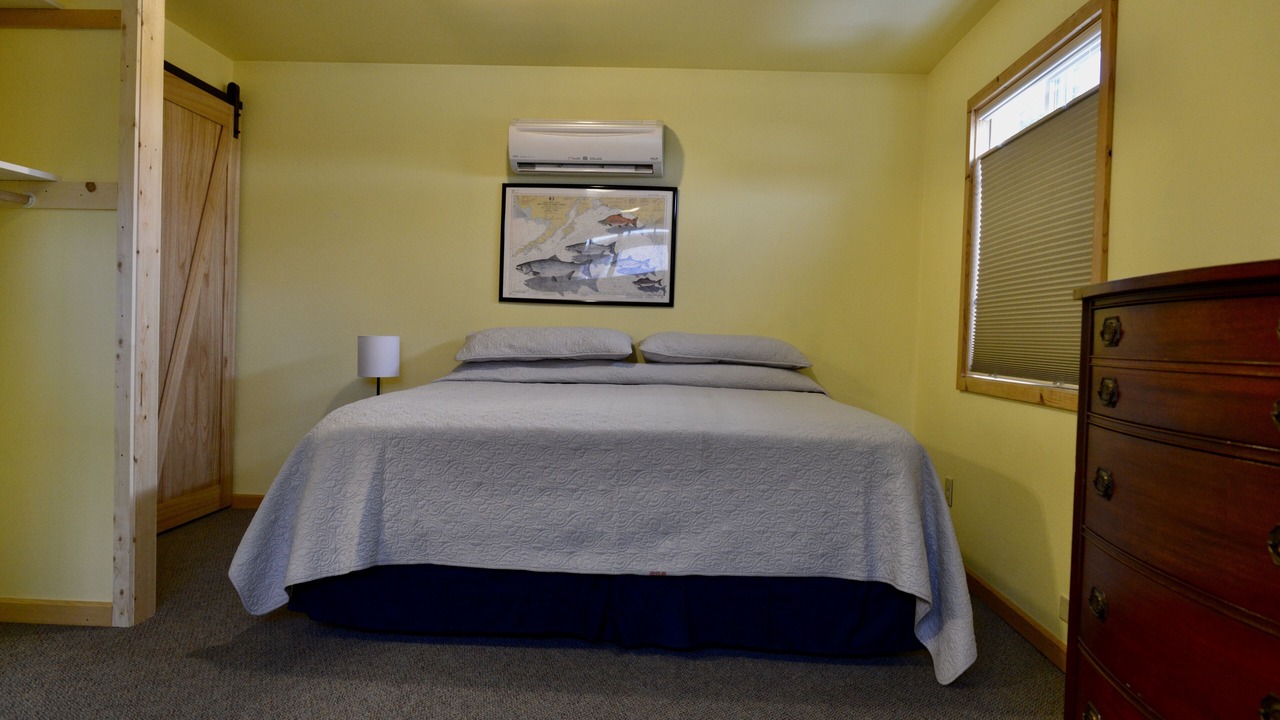 Photo of Bedroom in Kodiak