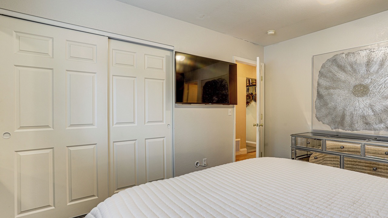 Photo of Bedroom in Old Seward - Oceanview