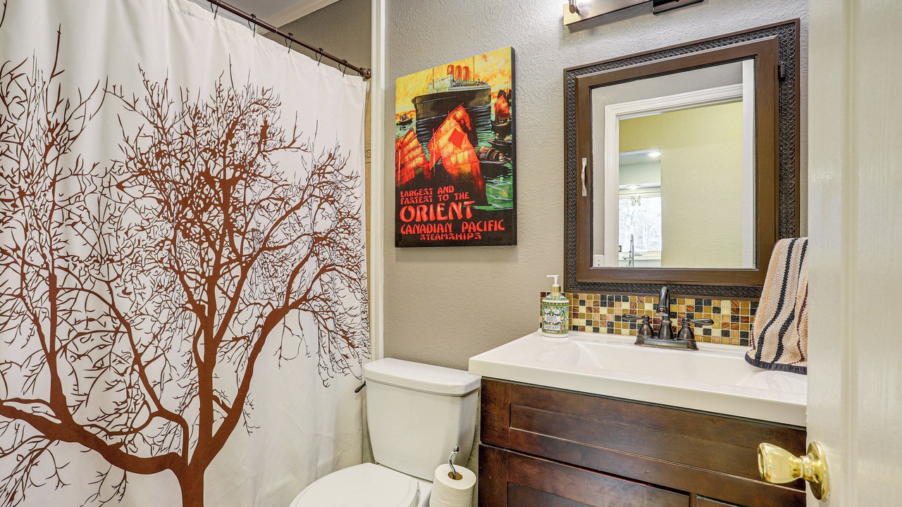 Photo of Bathroom in Old Seward - Oceanview