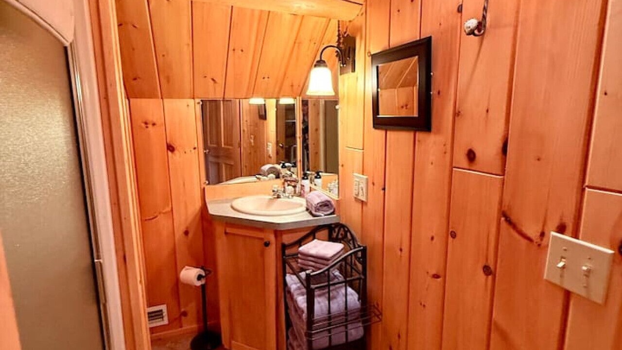 Photo of Bathroom in Rockwood