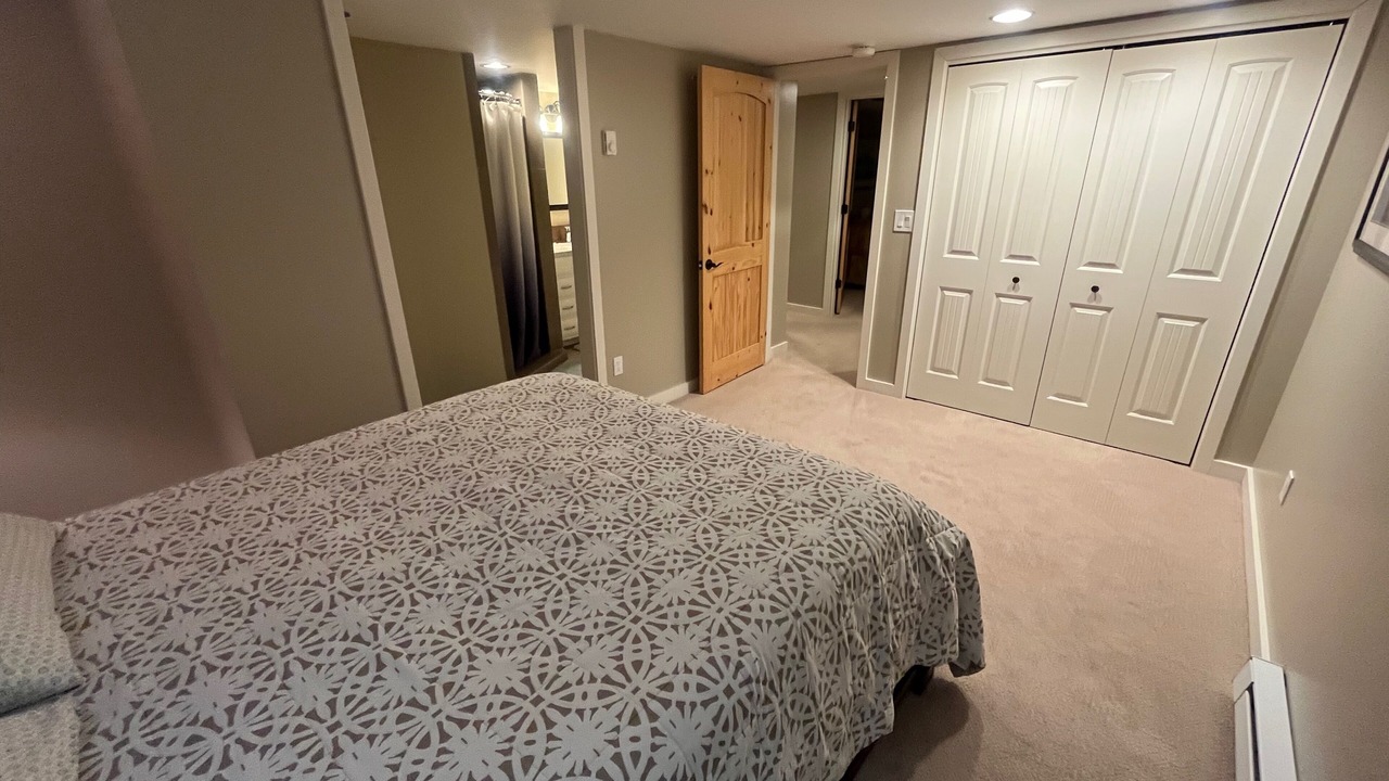 Photo of Bedroom in Diamond Ridge