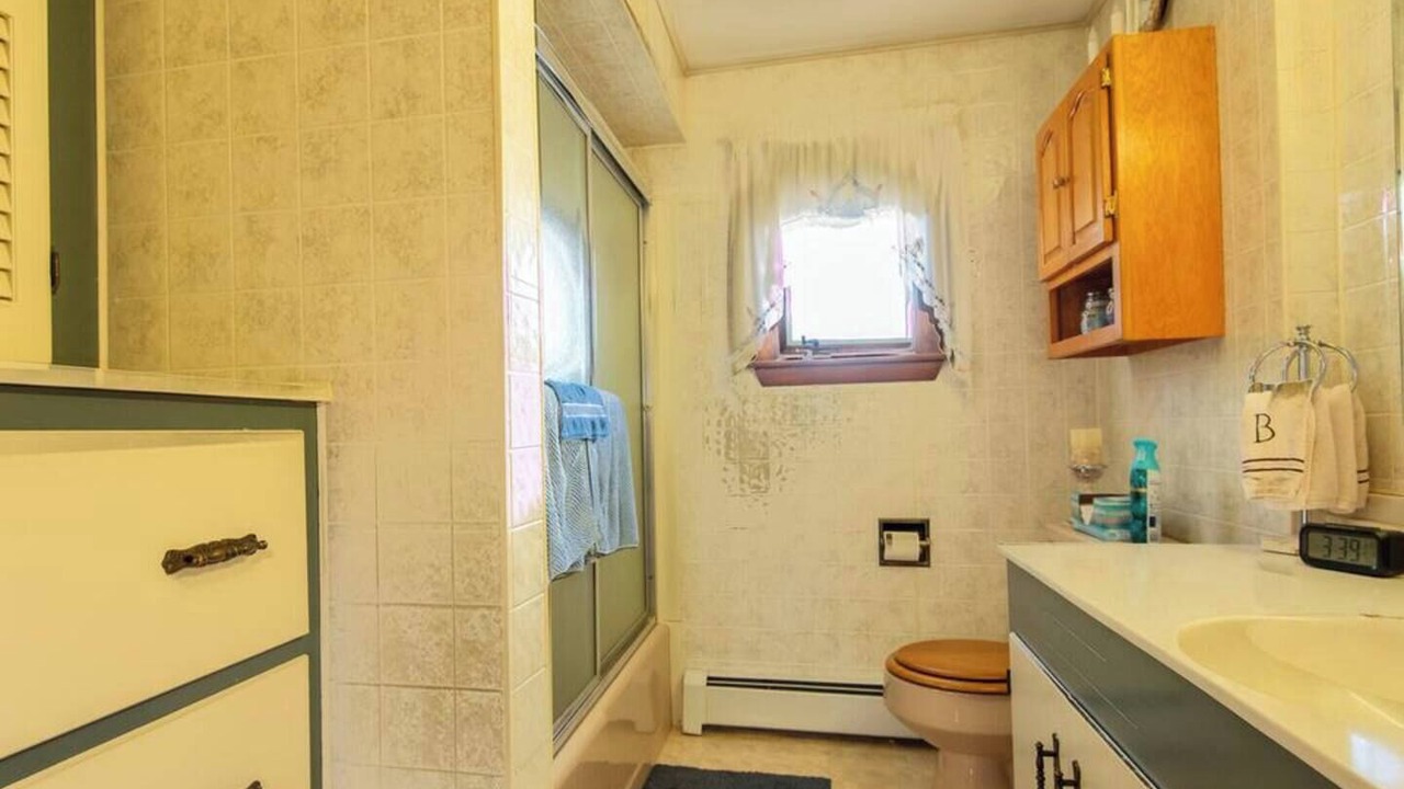 Photo of Bathroom in Sherman Station