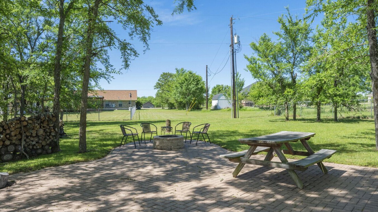 Photo of Outdoor in Forest Lakes