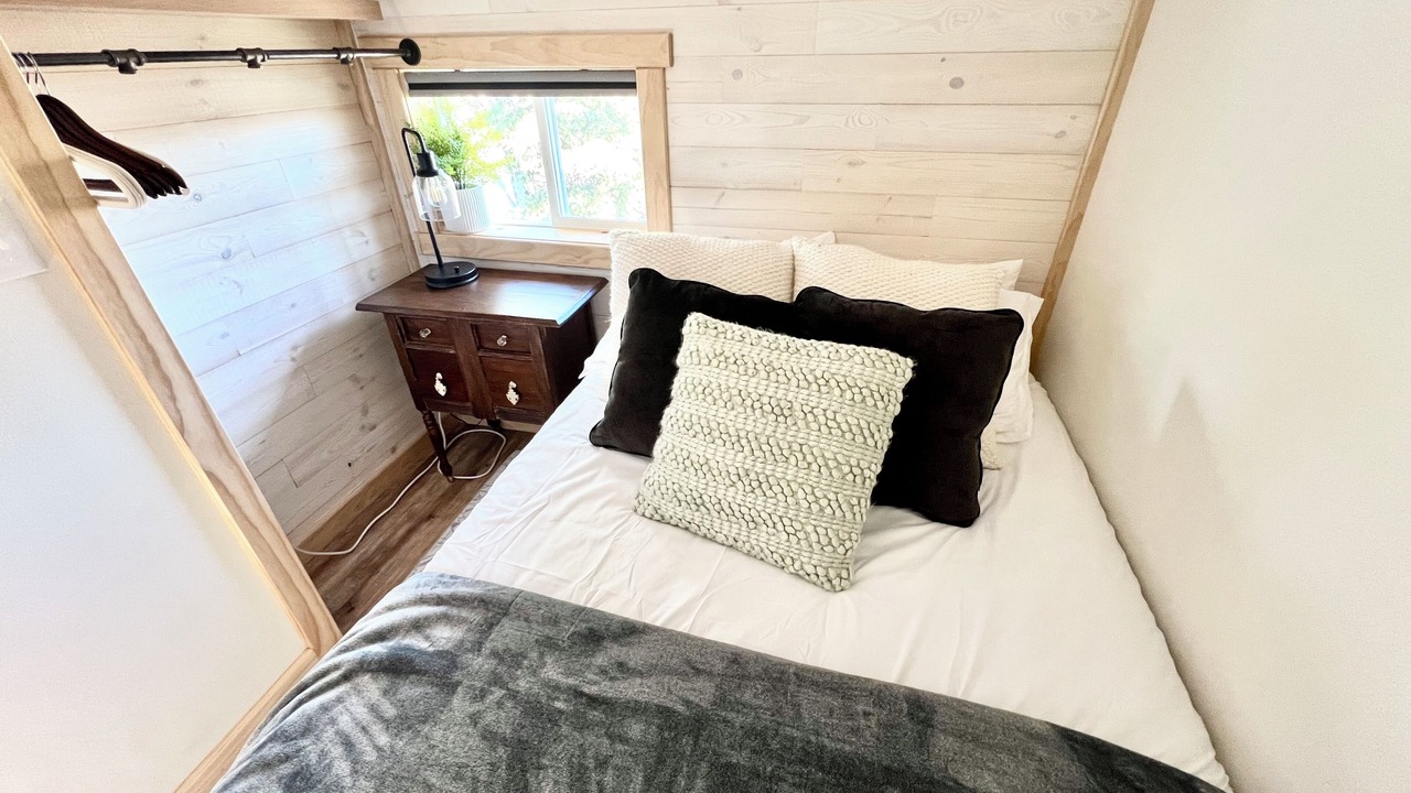 Photo of Bedroom in Kenny Lake