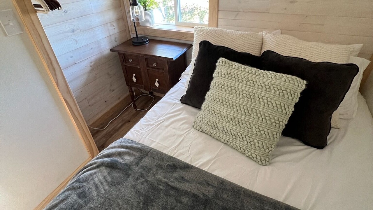 Photo of Bedroom in Kenny Lake