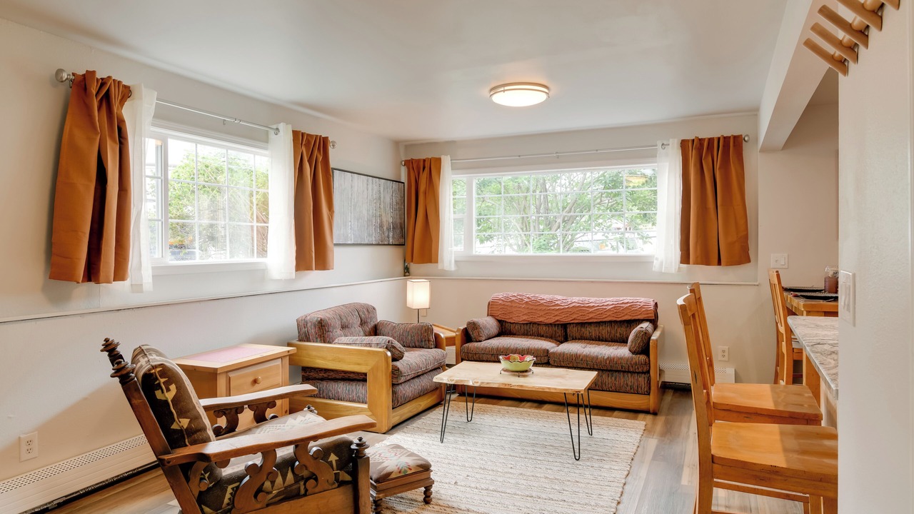 Photo of Livingroom in University Area
