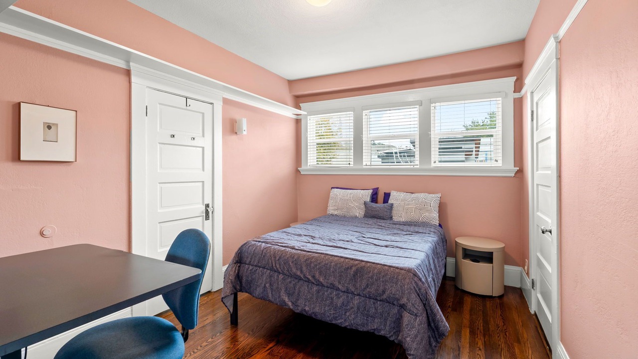 Photo of Bedroom in South Berkeley