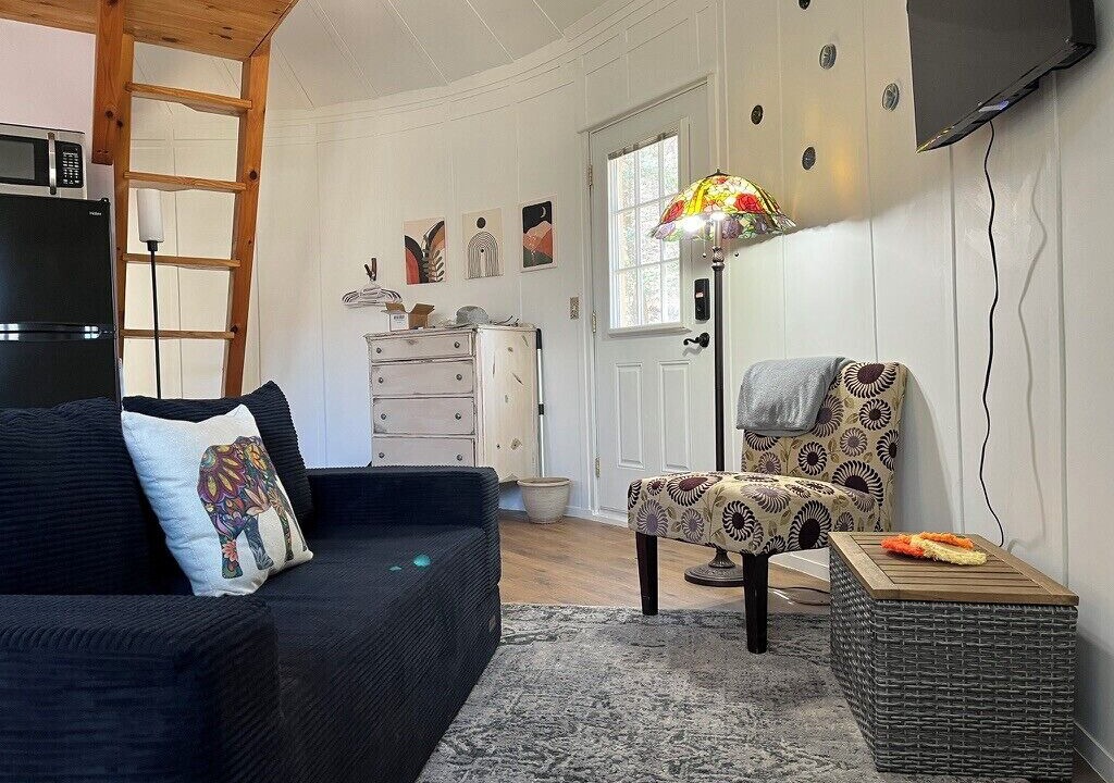 Photo of Livingroom in Old Fort