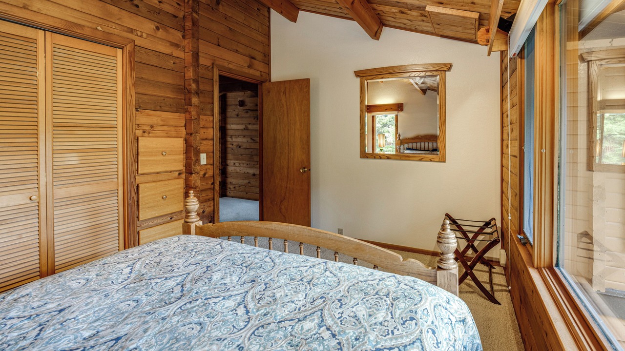 Photo of Bedroom in Sitka