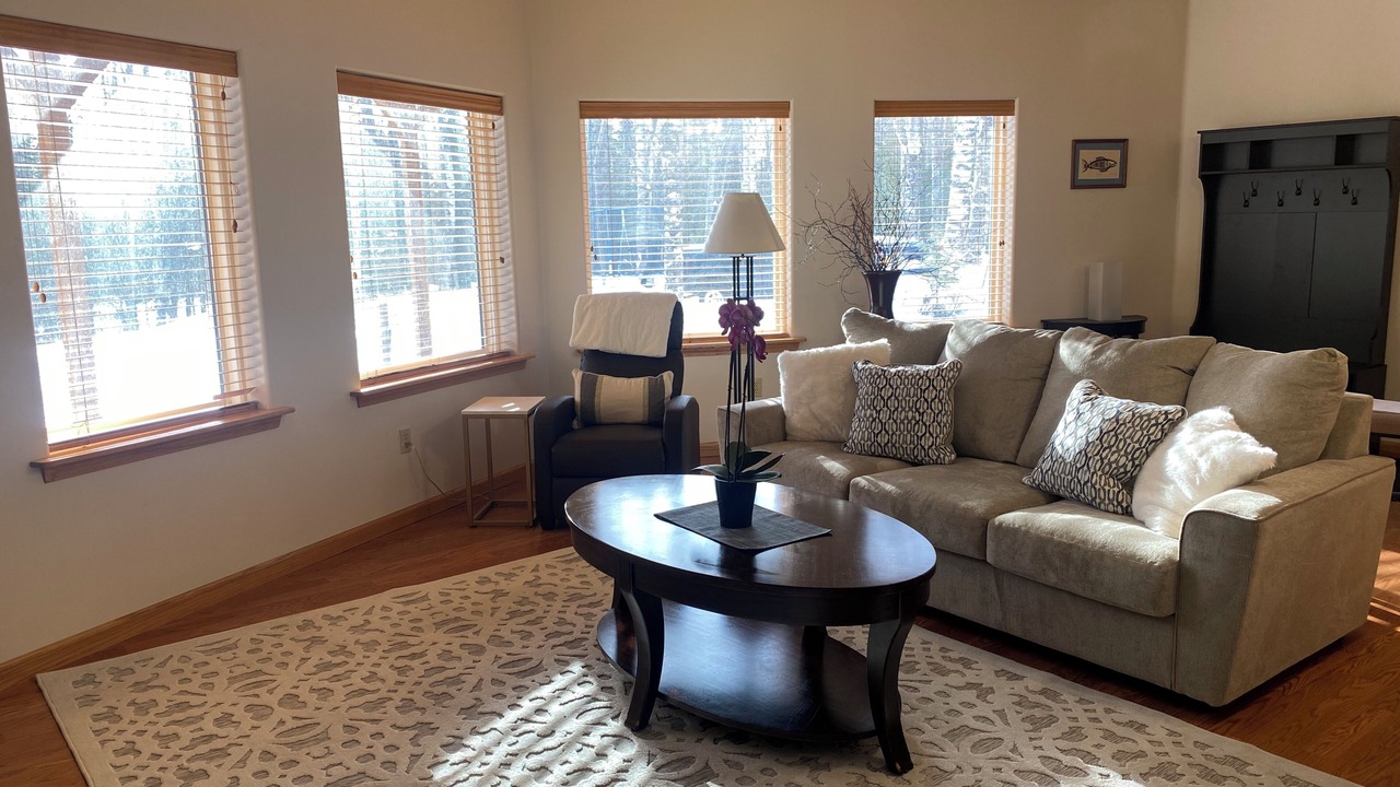 Photo of Livingroom in Rabbit Creek