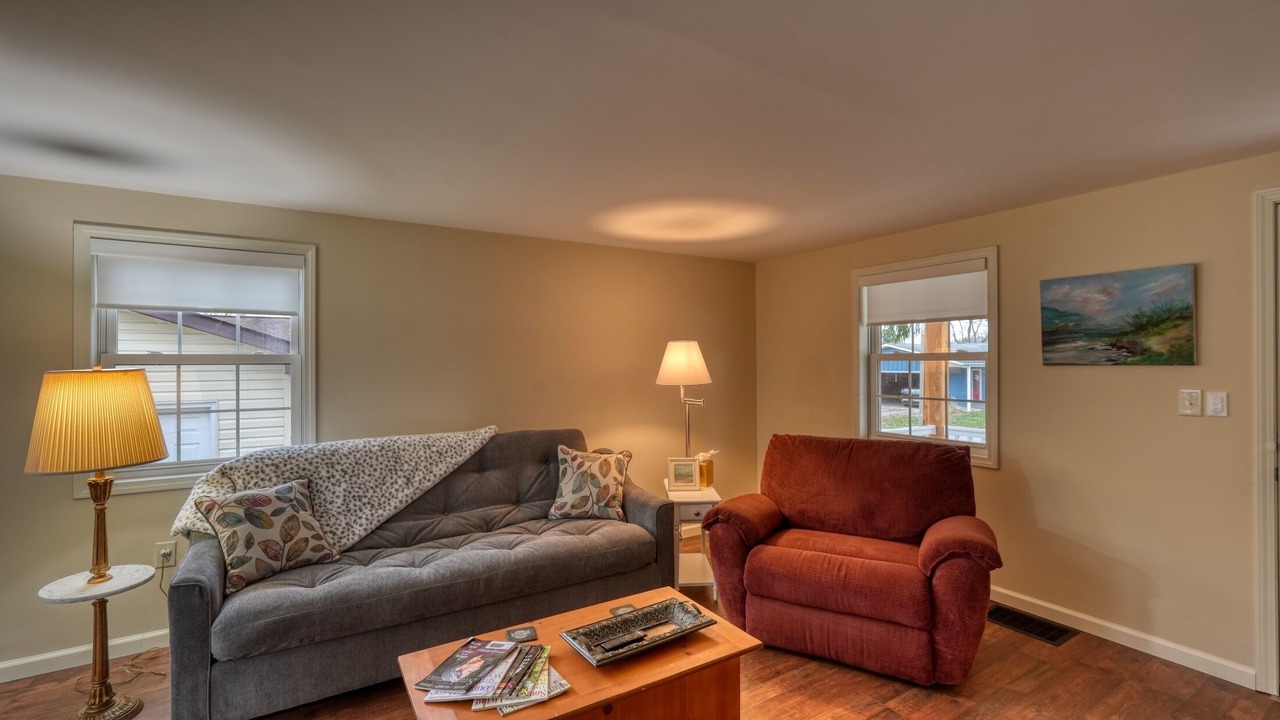 Photo of Livingroom in New Concord
