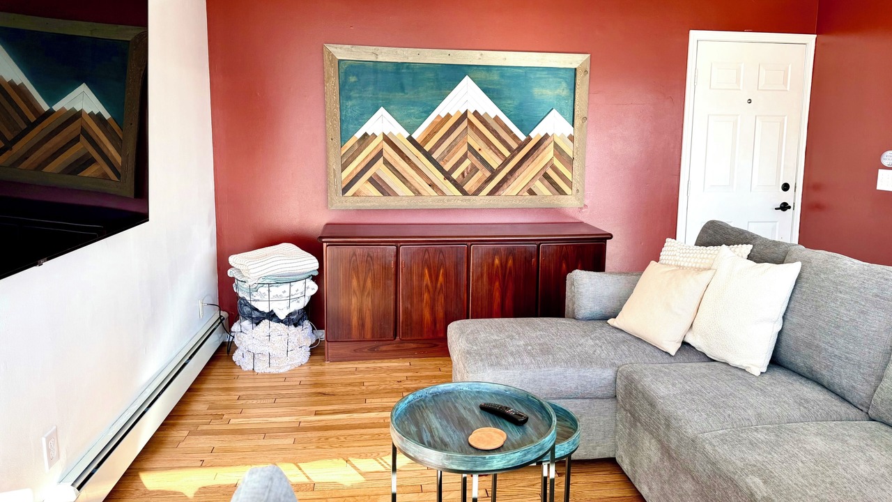 Photo of Livingroom in Hillside East