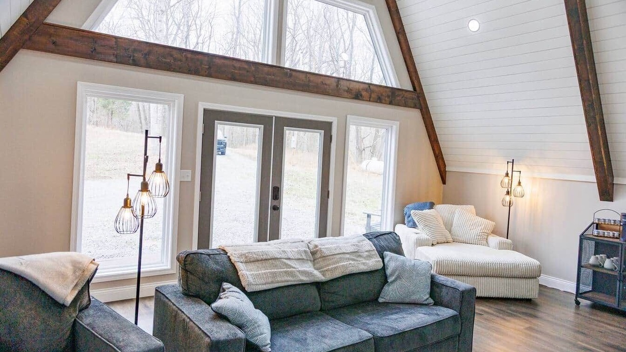 Photo of Livingroom in Cave-in-Rock