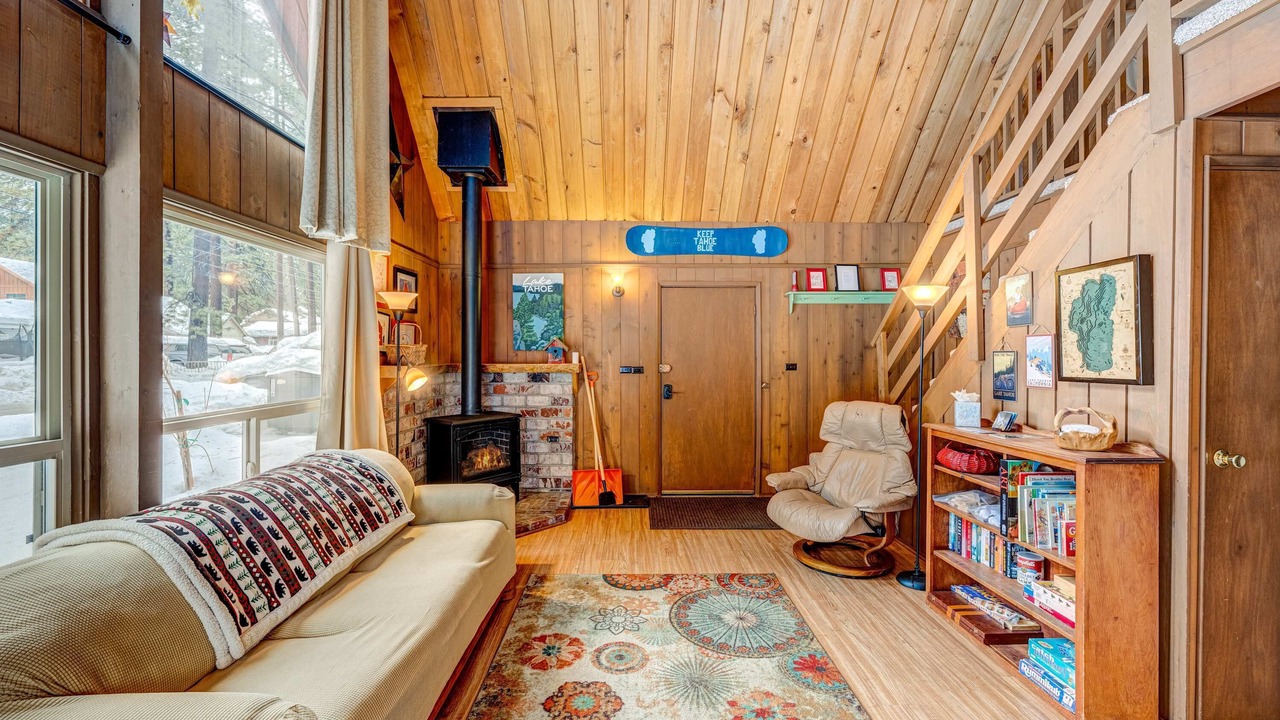 Photo of Livingroom in Sierra Tract