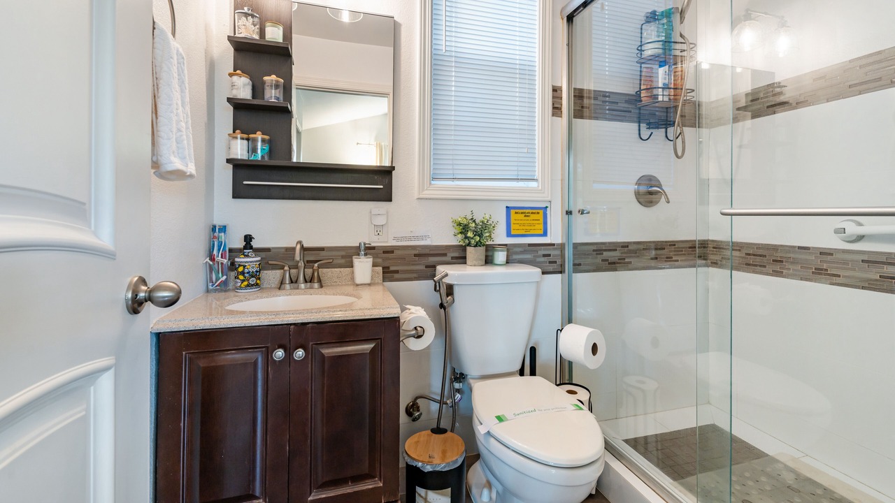 Photo of Bathroom in Downing - Whitethorne
