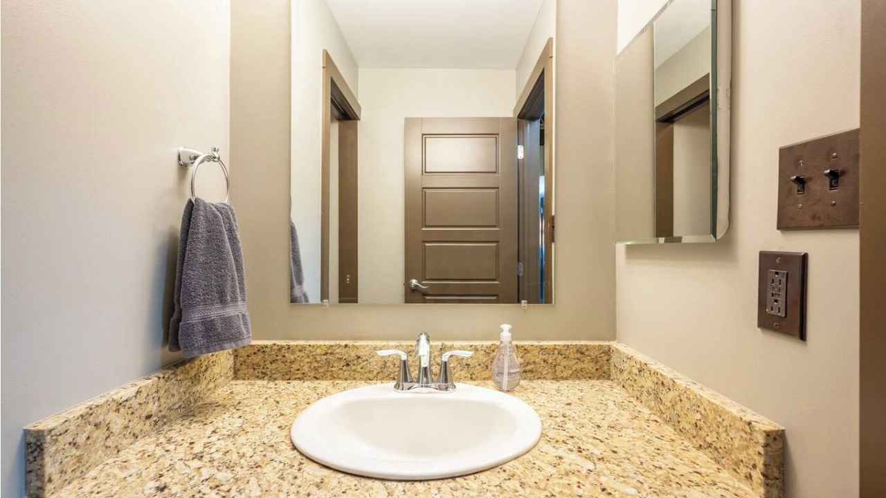 Photo of Bathroom in Weinland Park