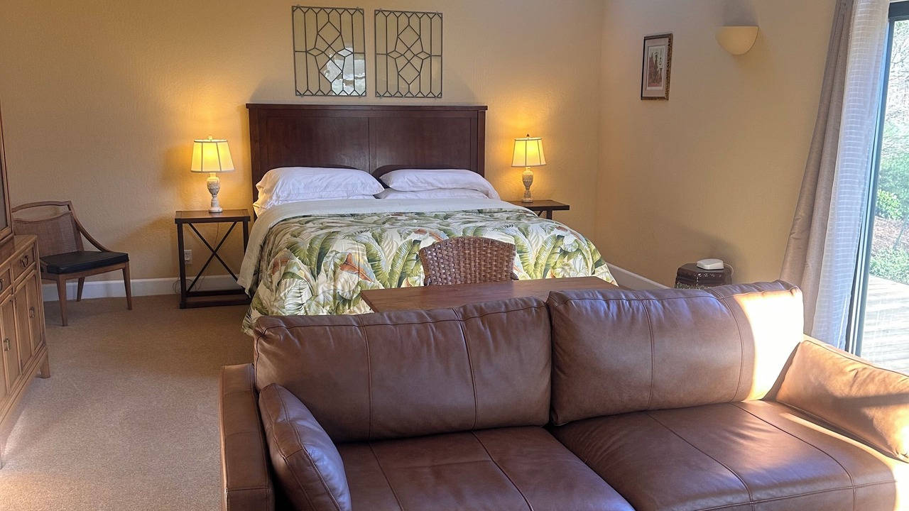 Photo of Bedroom in Los Altos Hills
