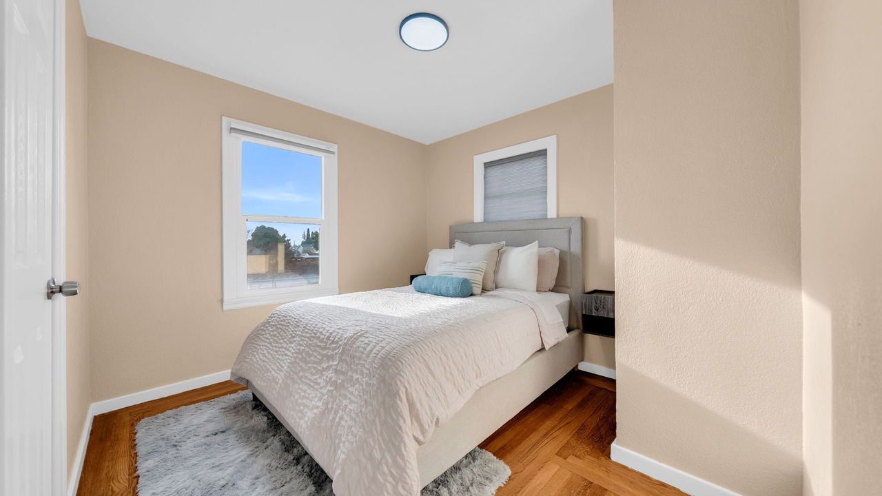 Photo of Bedroom in Oakland
