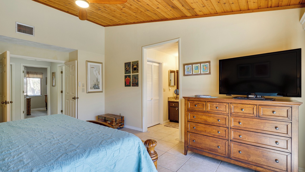 Photo of Bedroom in Eight Lakes