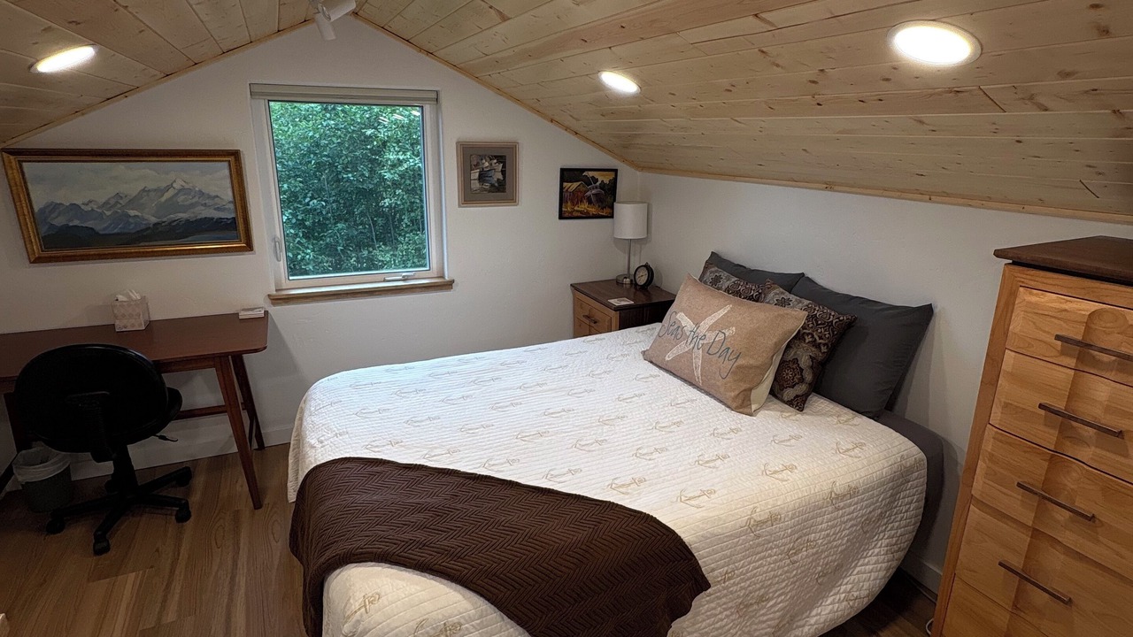 Photo of Bedroom in Homer