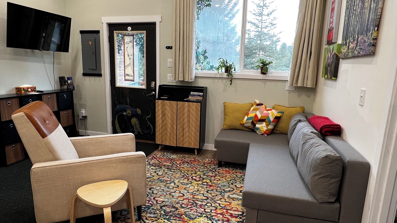 Photo of Livingroom in Homer